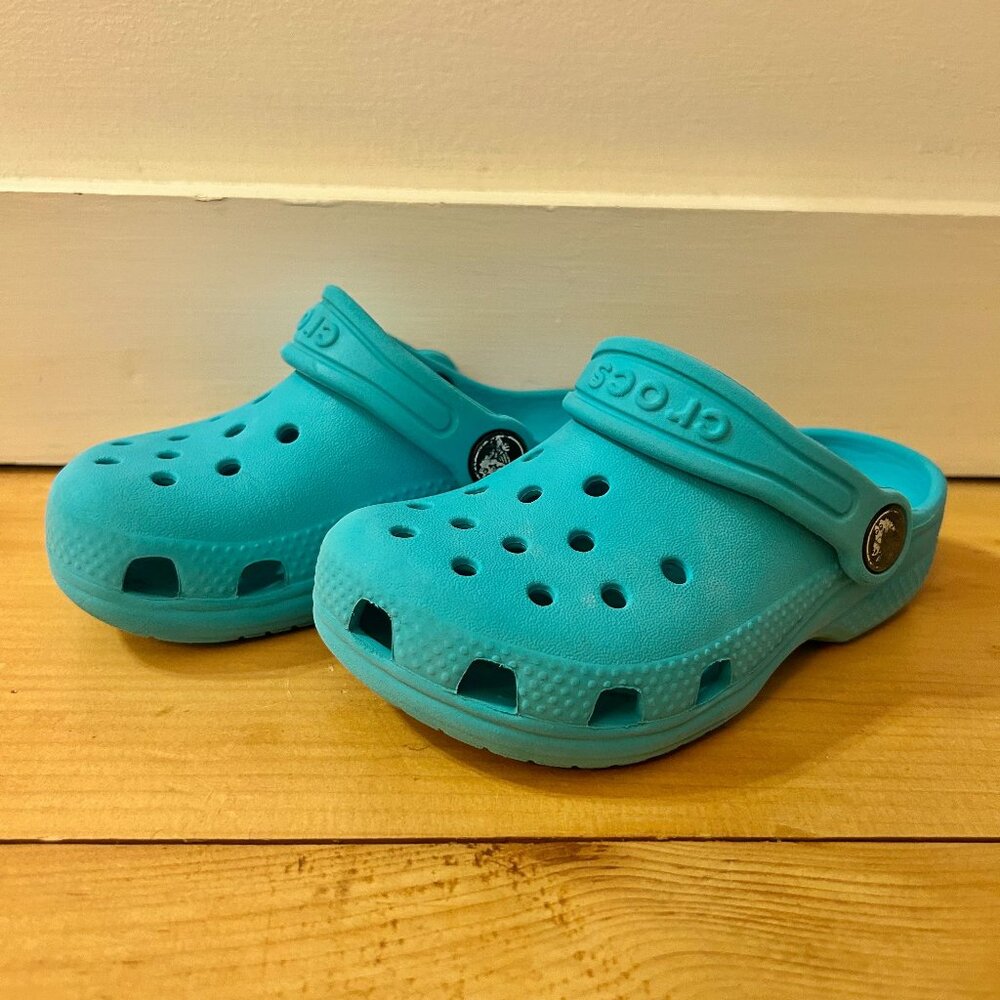 Aqua Crocs for Toddler Size 8T Sandals EXCELLENT CONDITION